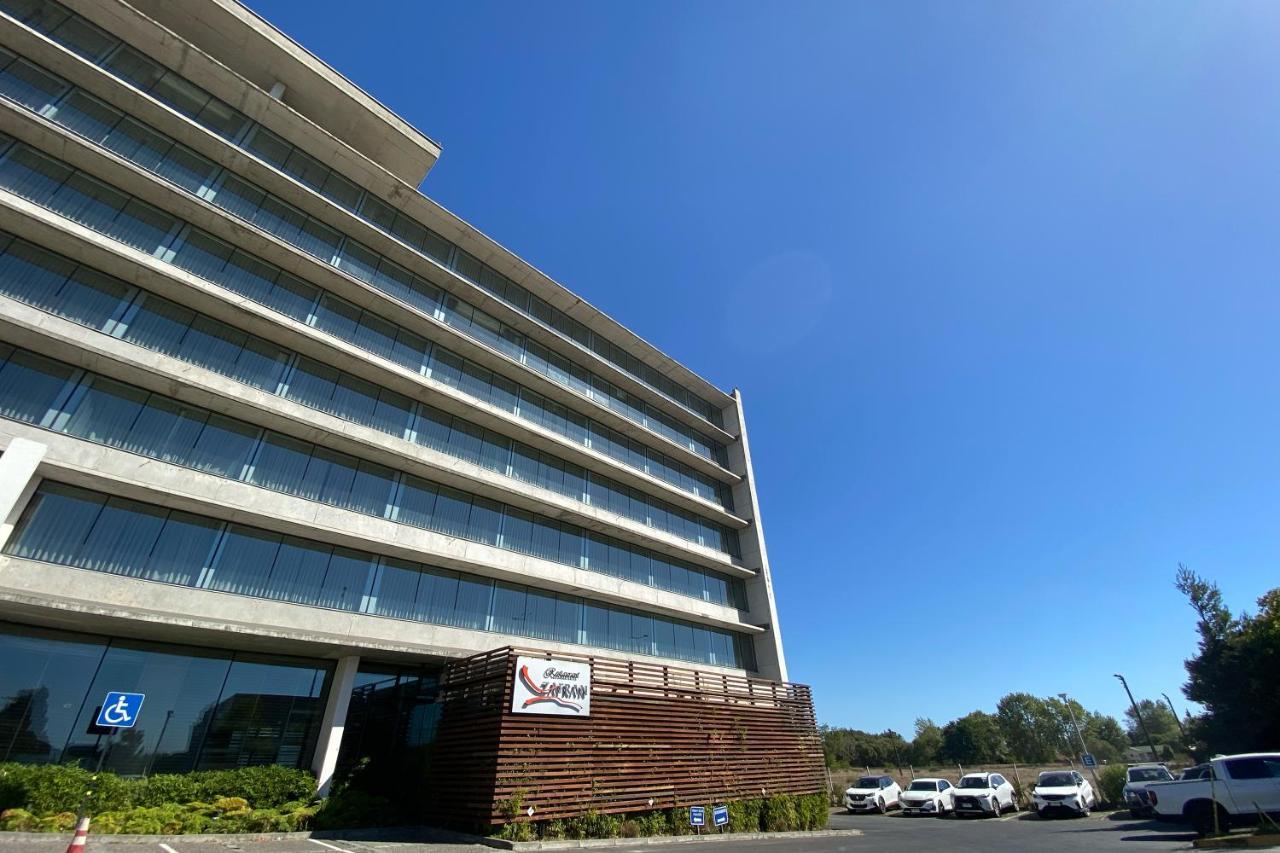Wyndham Concepcion Pettra Hotel Buitenkant foto The headquarters of the National University of Quilmes, in Bernal, Buenos Aires Province.