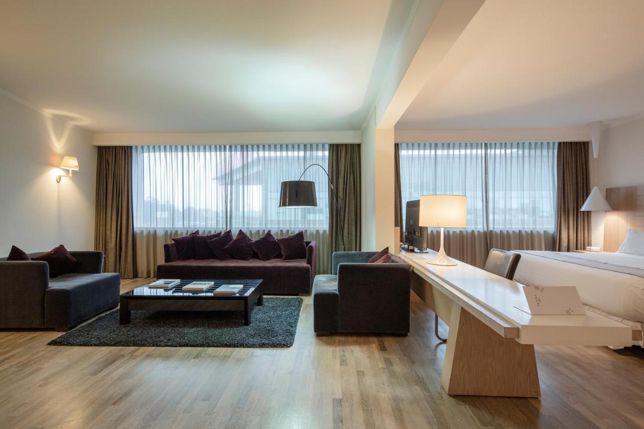 Wyndham Concepcion Pettra Hotel Buitenkant foto Suite at the Hotel