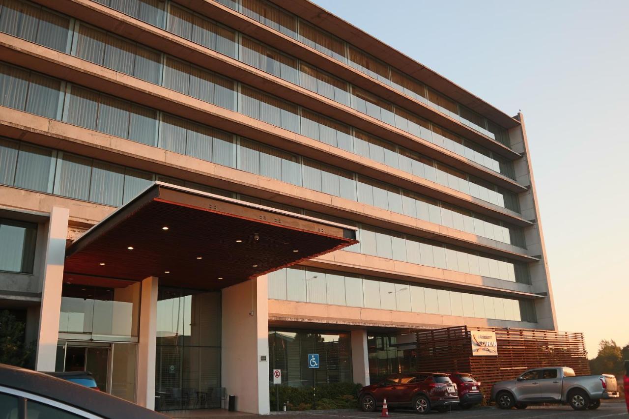 Wyndham Concepcion Pettra Hotel Buitenkant foto The hotel's entrance