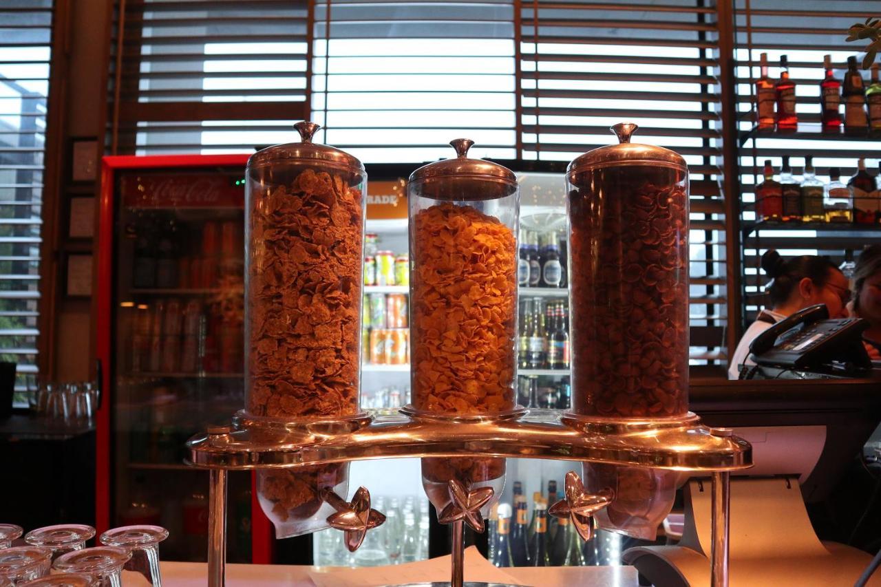 Wyndham Concepcion Pettra Hotel Buitenkant foto Dried anchovies