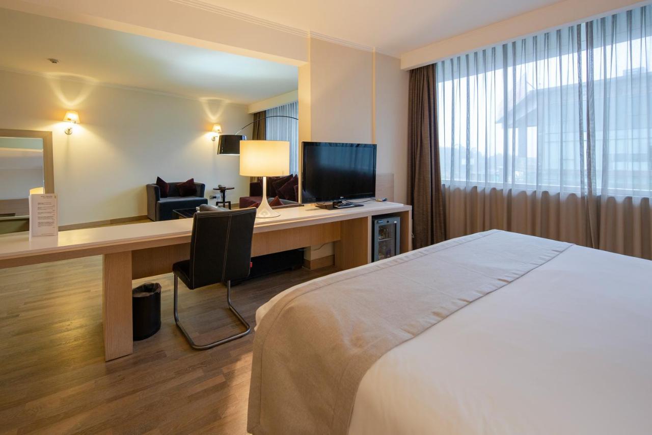 Wyndham Concepcion Pettra Hotel Buitenkant foto Deluxe Room